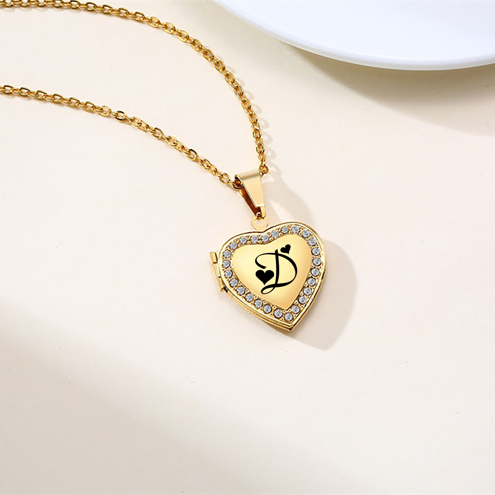 Heart Locket Necklace Photo - Darmowe grawerowanie inicjałów, zawieszka w kształcie
