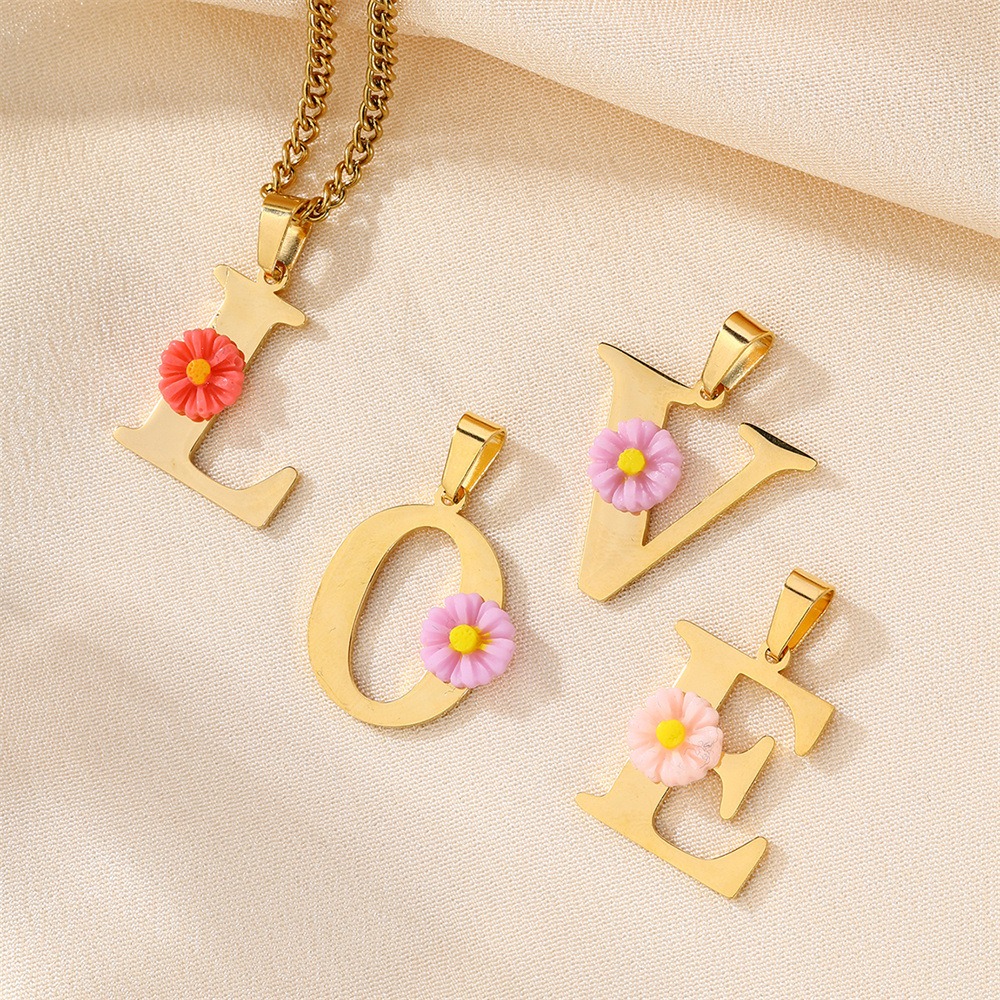 Initial Letter Necklace 18K Gold - Spersonalizowany naszyjnik z literą w kształcie