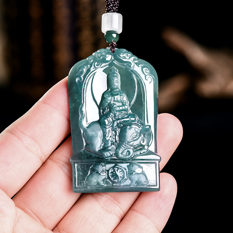 Necklaces - Naturalny Birmanski Jadeit Guanyin Wisiorek Naszyjnik