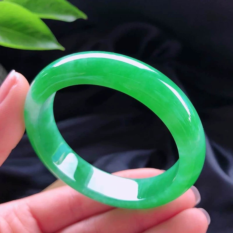 Bracelets - Pełny, birmański z kwiatowymi wzorami, jasnozielony
