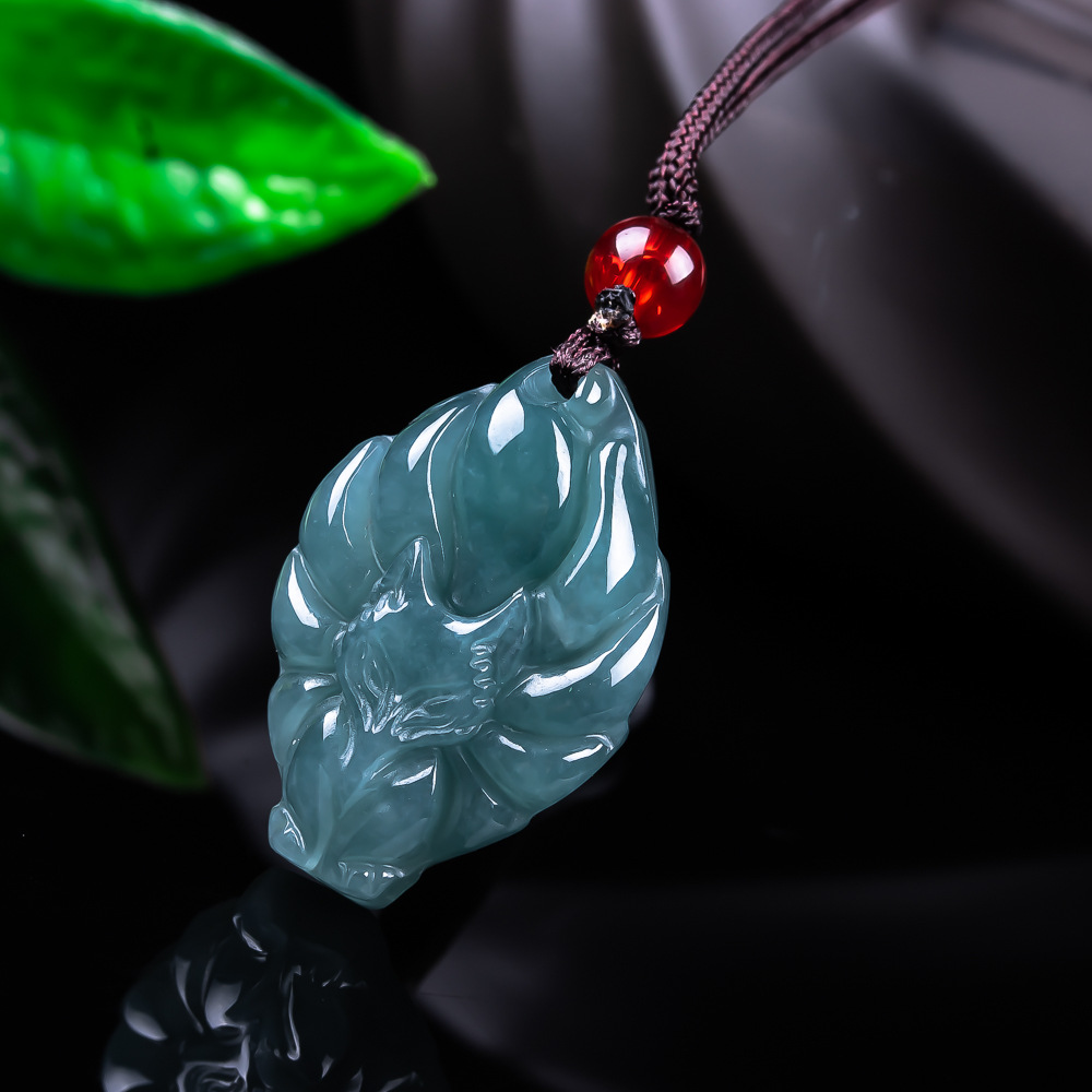 Necklaces - Naturalny Birmanski Jadeitowy Wisiorek Lis Naszyjnik