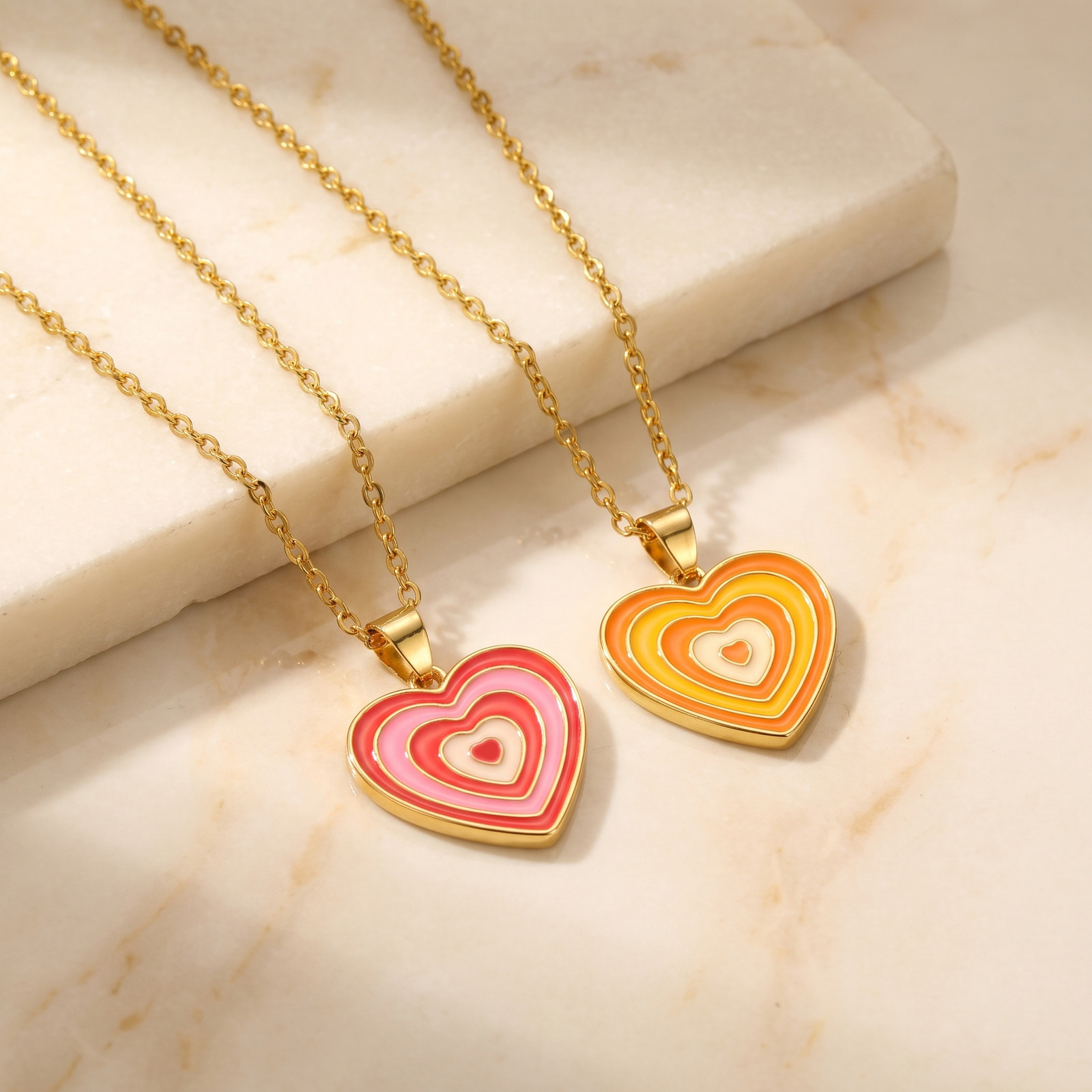 Layered Pendant Necklace Aesthetic - Naszyjnik z wielowarstwowym emaliowanym sercem w
