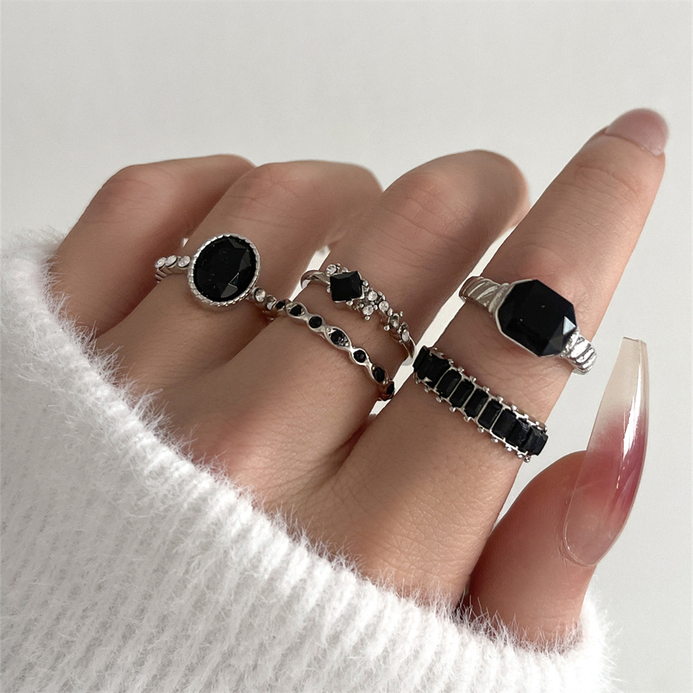 Vintage Punk Knuckle Rings Set - Retro czarny kryształowy kamień zestaw pierścionków
