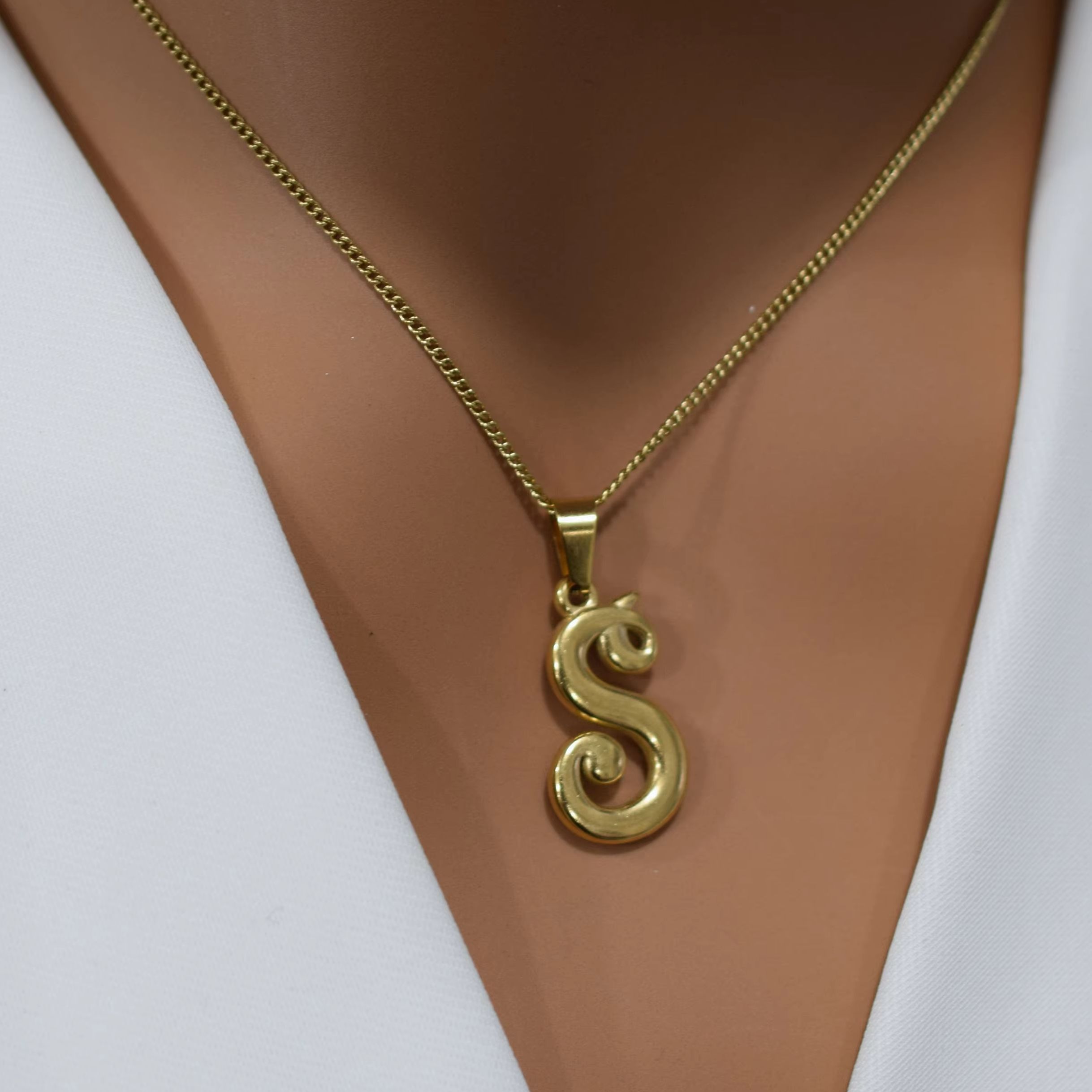 Initial Letter Necklace 18K Gold - Złoty naszyjnik ze stali nierdzewnej w