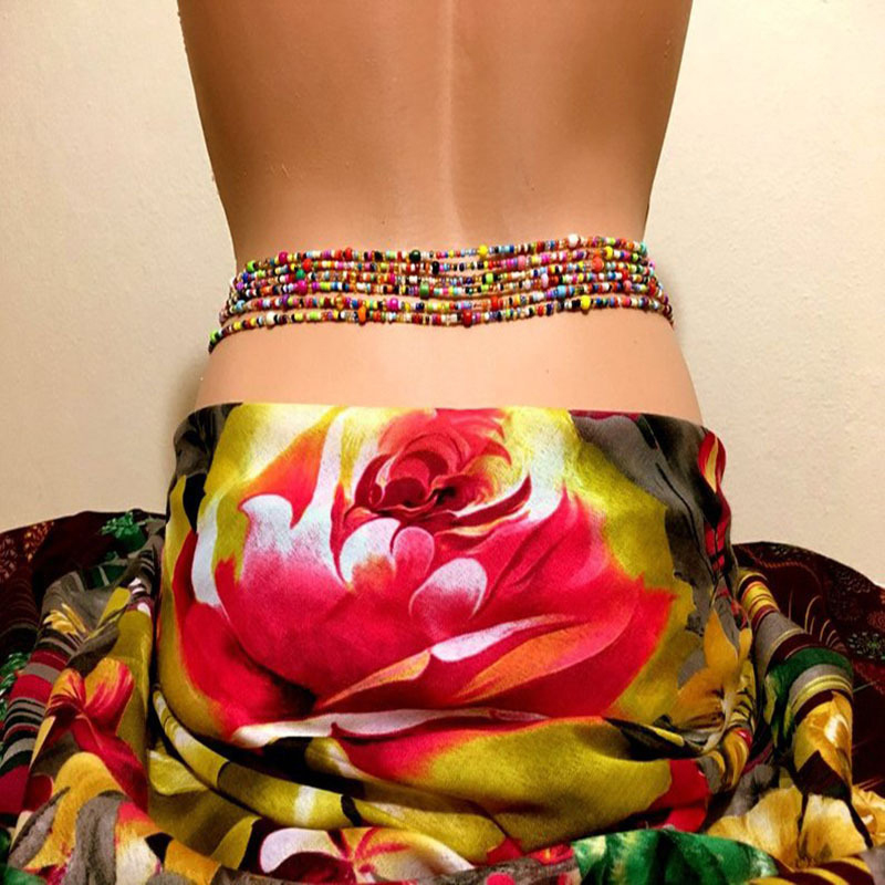 Body Jewelry - Kobiety z warstwowymi koralikami łańcuszek na