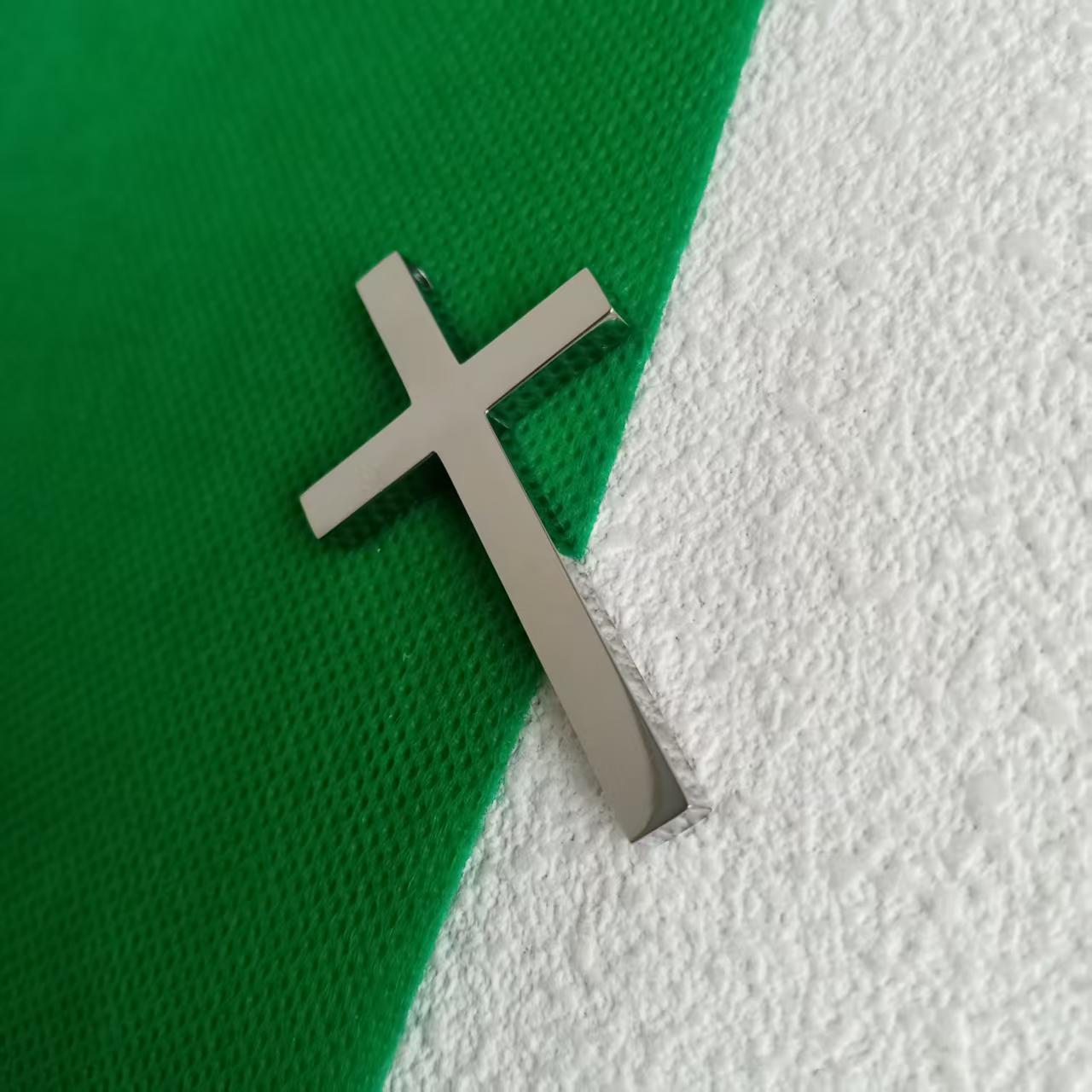 Krzyżyk z czystego tytanu dla  – Cross Pendant Necklace Gold recenzja i cena
