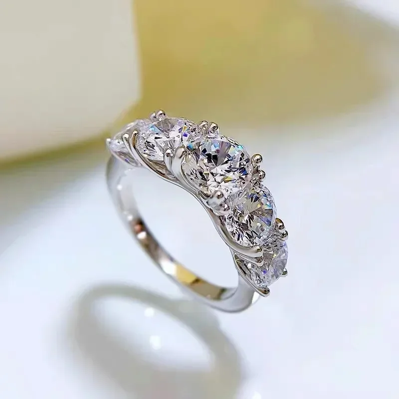 Luksusowa obrączka ślubna z 18 – Moissanite Engagement Ring 1 Carat recenzja i cena
