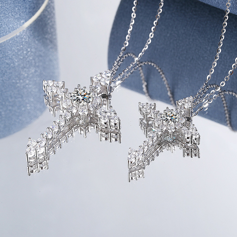 IOGOU 0.5/1CT D VVS1 Moissanit – Cross Pendant Necklace Gold recenzja i cena