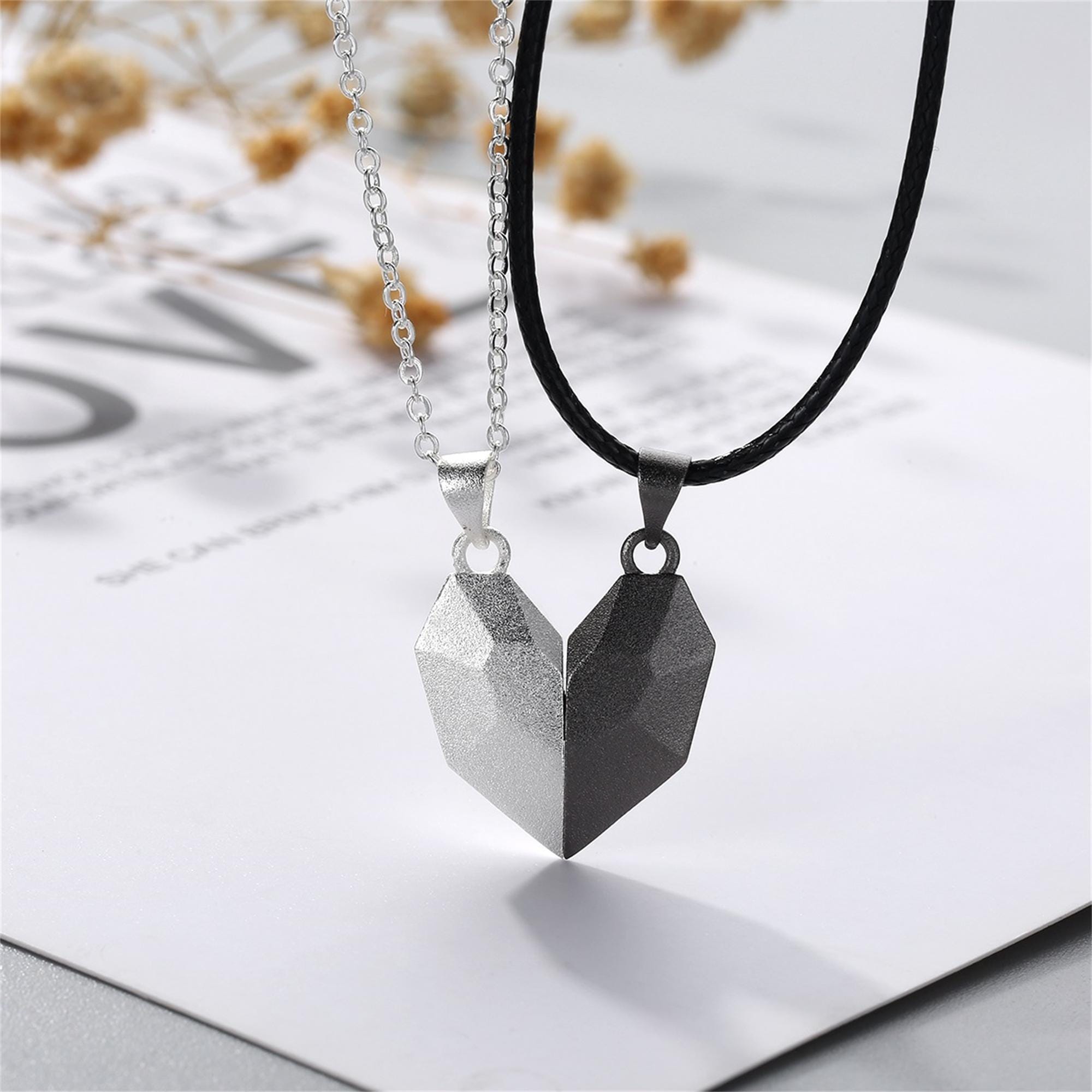 Zestaw magnetycznych naszyjnik – Magnetic Couple Matching Necklaces recenzja i cena