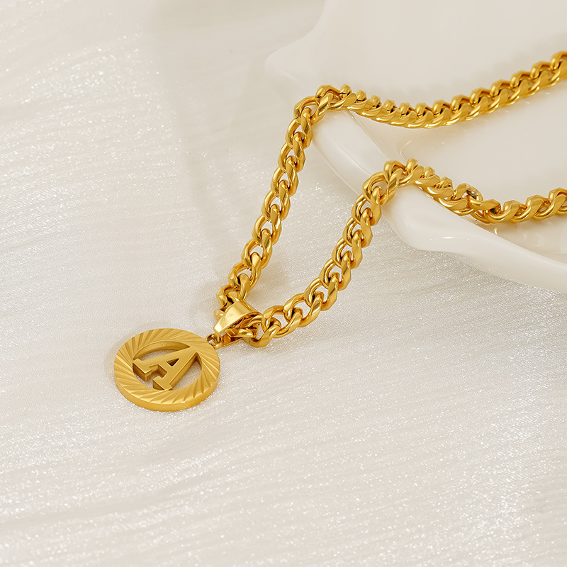 Naszyjnik ze stali nierdzewnej – Initial Letter Necklace 18K Gold recenzja i cena