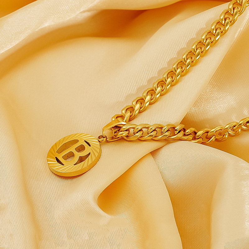 Naszyjnik ze stali nierdzewnej – Initial Letter Necklace 18K Gold recenzja i cena