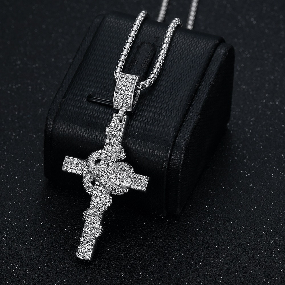 Naszyjniki męskie z krzyżykiem – Cross Pendant Necklace Gold recenzja i cena