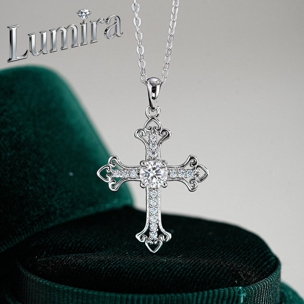 Naszyjnik Lumira Platinum PT95 – Cross Pendant Necklace Gold recenzja i cena