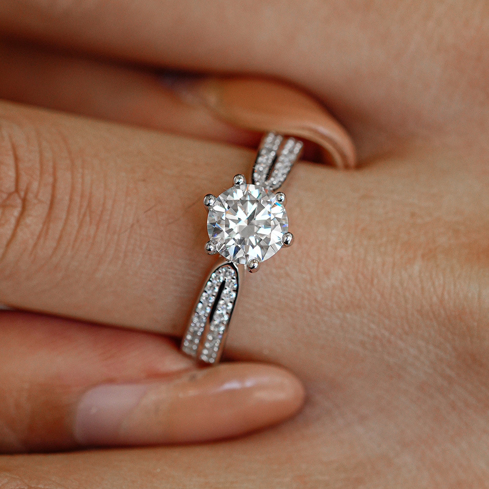Pierścionek zaręczynowy z mois – Moissanite Engagement Ring 1 Carat recenzja i cena