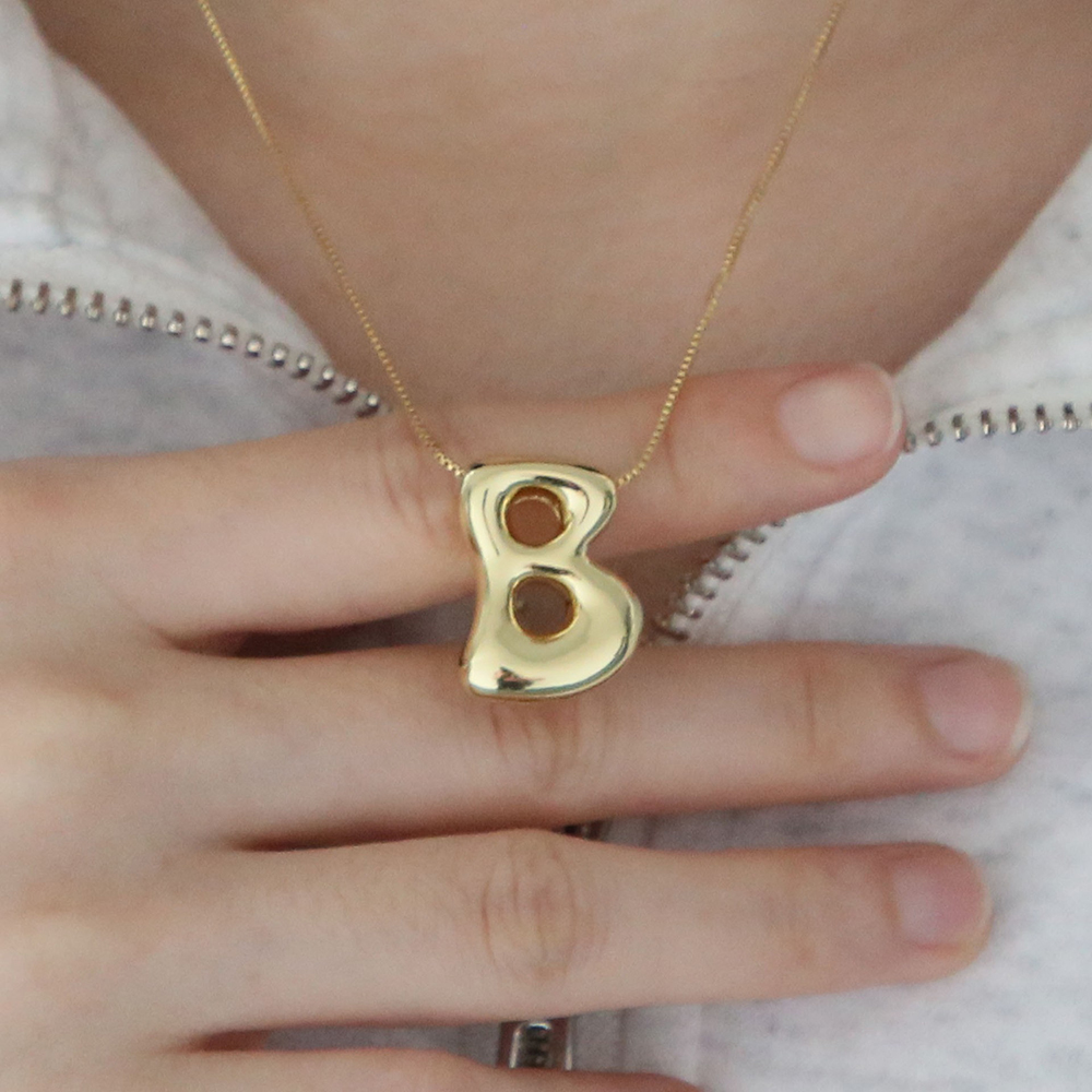 Kreatywny naszyjnik z zawieszk – Initial Letter Necklace 18K Gold recenzja i cena