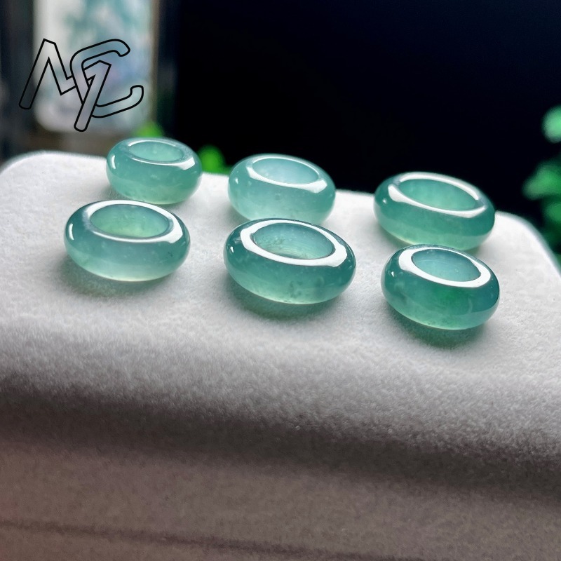 Naturalny Szmaragdowy Niebiesk – Rings recenzja i cena
