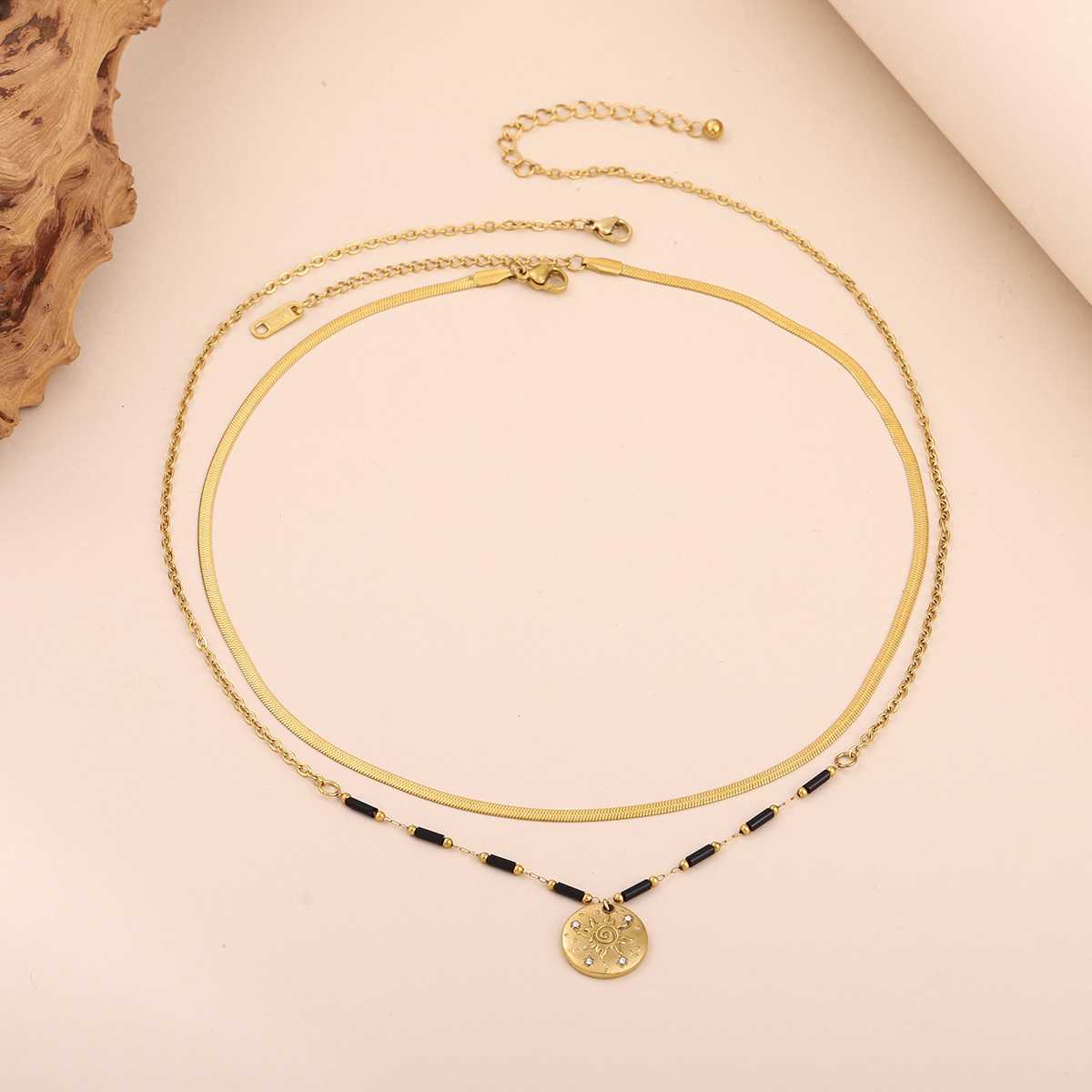 Naszyjnik warstwowy Boho z mot – Layered Pendant Necklace Aesthetic recenzja i cena